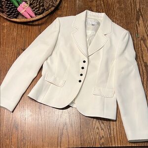 Tahari Arthur S. Levine Petite Elegant White Blazer with Black Accents